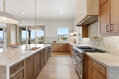 Welcome to 2105 E Paddleboard Way! Embrace the ultimate in - photo 18