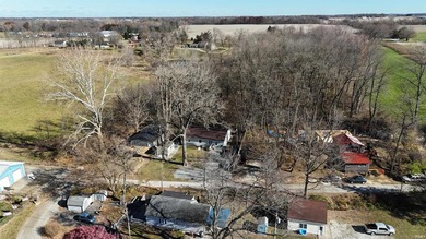 Perfect time for a new home! Enjoy lake living with this - photo 3