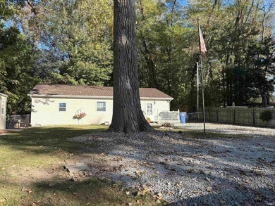 Perfect time for a new home! Enjoy lake living with this - photo 4