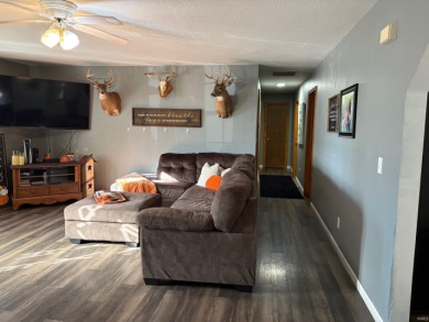Perfect time for a new home! Enjoy lake living with this - photo 6