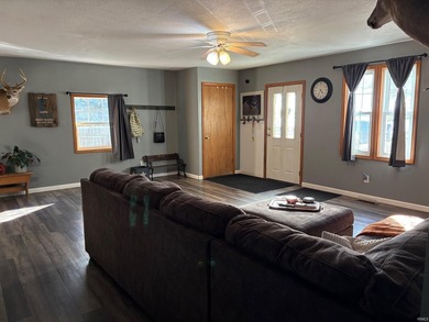 Perfect time for a new home! Enjoy lake living with this - photo 7