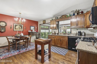Welcome to this beautifully maintained 3-bedroom, 2.5-bath home - photo 27