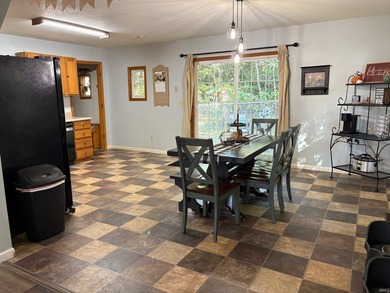 Perfect time for a new home! Enjoy lake living with this - photo 9