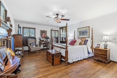 Welcome to this beautifully maintained 3-bedroom, 2.5-bath home - photo 31