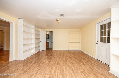 APPROVED SHORT SALE! 3 Bedrooms | 2 Bathrooms, Large bonus room - photo 31