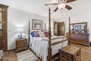 Welcome to this beautifully maintained 3-bedroom, 2.5-bath home - photo 32