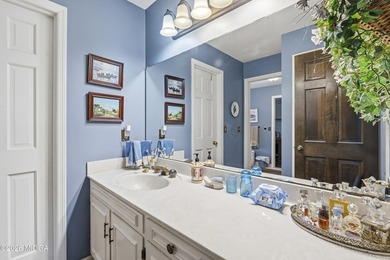 Welcome to this beautifully maintained 3-bedroom, 2.5-bath home - photo 33