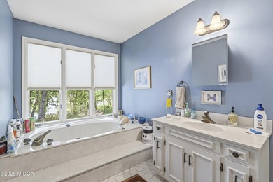 Welcome to this beautifully maintained 3-bedroom, 2.5-bath home - photo 35