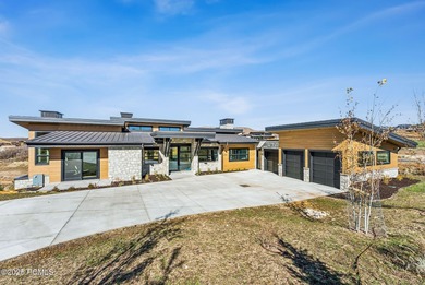 Welcome to 2105 E Paddleboard Way! Embrace the ultimate in - photo 40