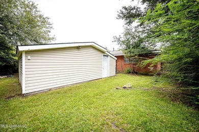 APPROVED SHORT SALE! 3 Bedrooms | 2 Bathrooms, Large bonus room - photo 41