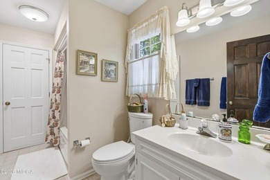 Welcome to this beautifully maintained 3-bedroom, 2.5-bath home - photo 44