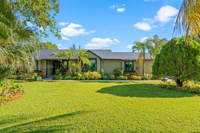 Nestled in sought-after Kings Grant neighborhood, this amazing - photo 2