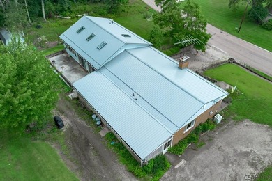 Discover the perfect blend of peaceful country living and modern - photo 4