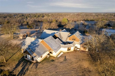 Located in the growing North Texas corridor, this exceptional 82 - photo 11