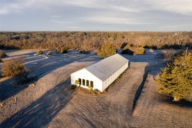 Located in the growing North Texas corridor, this exceptional 82 - photo 15