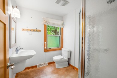 Located in desirable Spring Creek Estates, this charming ranch - photo 18