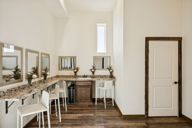 Located in the growing North Texas corridor, this exceptional 82 - photo 18