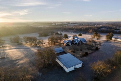 Located in the growing North Texas corridor, this exceptional 82 - photo 21