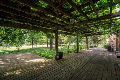 Located in desirable Spring Creek Estates, this charming ranch - photo 22