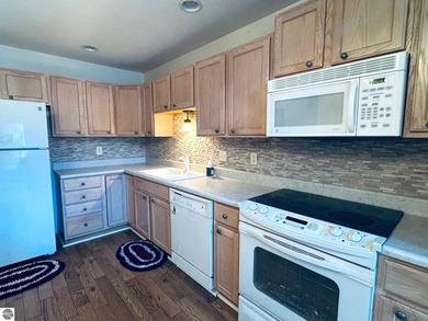 Maintenance Free Living with this spacious two bedroom, two bath - photo 8