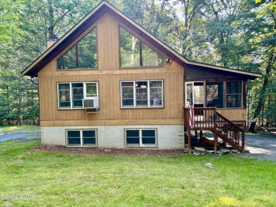 Lake Wallenpaupack Home For Sale in Lake Ariel Pennsylvania