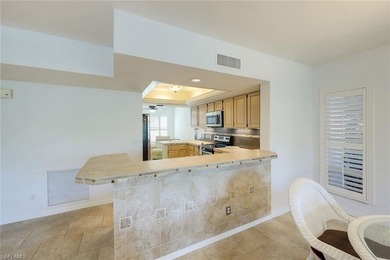 SOLD FURNISHED - This *Move-in Ready* condo has been freshly - photo 11