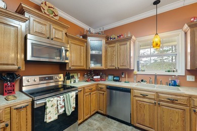 Charming 3-bedroom, 2-bath home situated on a spacious 0.82-acre - photo 14