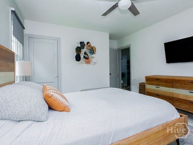 At 1216 E 40th Street, you'll find a home that offers comfort - photo 21