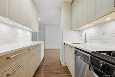 Huge Price Drop! Welcome to an oasis in the heart of downtown - photo 21