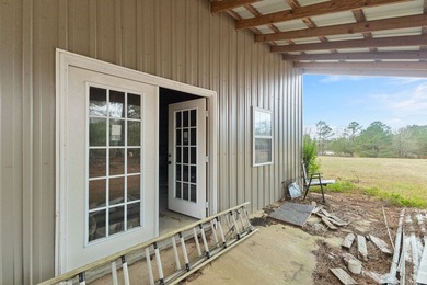 Charming 3-bedroom, 2-bath home situated on a spacious 0.82-acre - photo 26