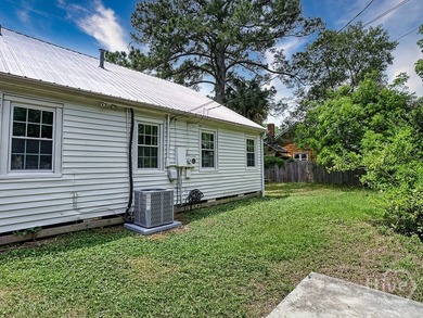 At 1216 E 40th Street, you'll find a home that offers comfort - photo 32