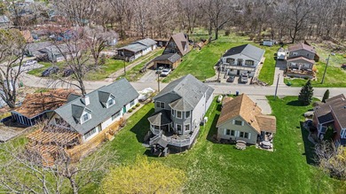 Stunning year-round 4-bedroom, 3-1/2 bath lake home on highly - photo 41