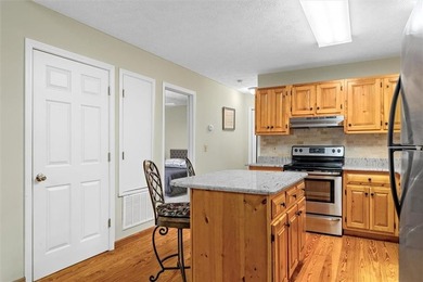 Enjoy mountain living in this beautiful 3-bedroom, 3-bathroom - photo 6