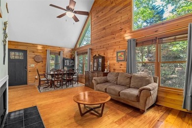 Enjoy mountain living in this beautiful 3-bedroom, 3-bathroom - photo 8