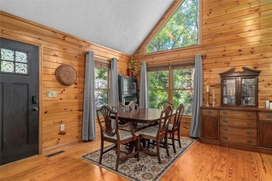 Enjoy mountain living in this beautiful 3-bedroom, 3-bathroom - photo 10