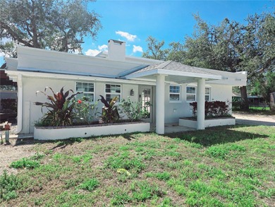 Manatee River Home Sale Pending in Palmetto Florida