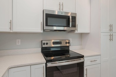 Welcome to 416 Date Palm Lane, a beautifully maintained end-unit - photo 15