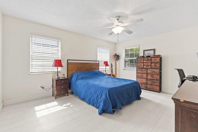 Beautifully maintained home in Port St. Lucie. Major updates - photo 18