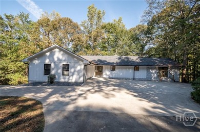 Lake Home For Sale in Lavonia, Georgia