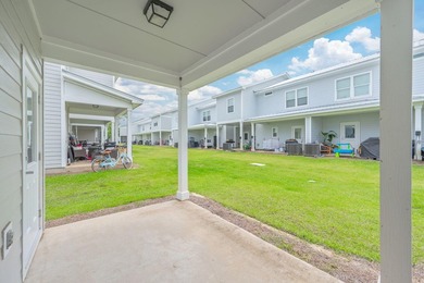 Welcome to 416 Date Palm Lane, a beautifully maintained end-unit - photo 34