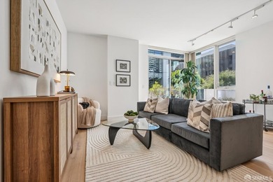 BLU 2 bedroom unit with a HUGE approx. 400 square foot private - photo 5