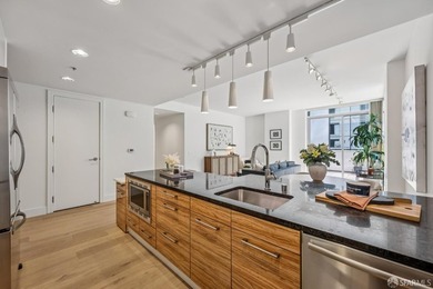 BLU 2 bedroom unit with a HUGE approx. 400 square foot private - photo 7