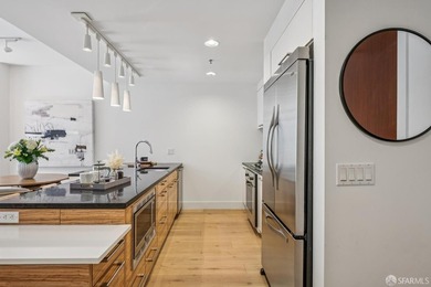 BLU 2 bedroom unit with a HUGE approx. 400 square foot private - photo 10
