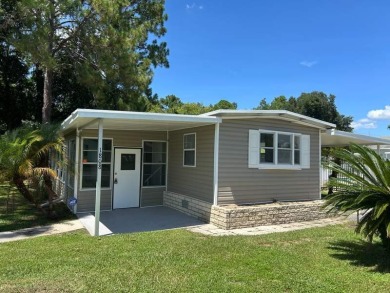 Lake Home For Sale in Leesburg, Florida