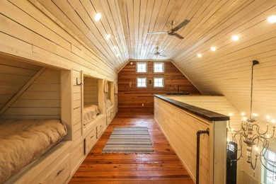 Versatile property designed to accommodate up to 16 guests - photo 36
