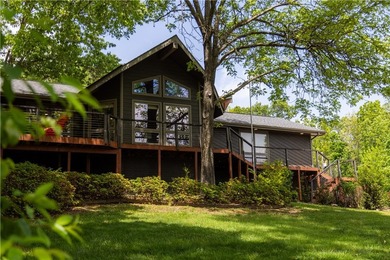 Welcome to a beautiful retreat moments from Lake Windsor - photo 2