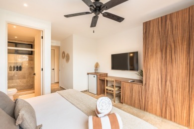 Welcome to this beautifully designed 2-bedroom, 2-bathroom condo - photo 11