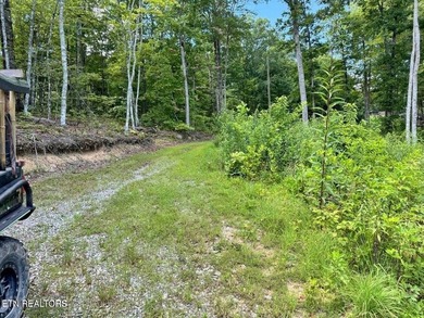 Beautiful 5.42 acres with gorgeous views overlooking the East - photo 7