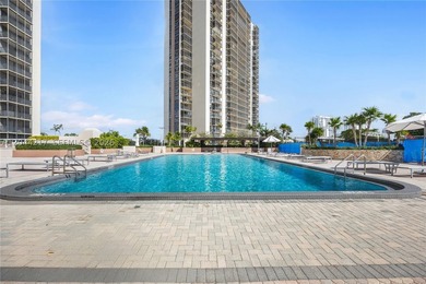 Spacious 2-bedroom, 2-bath residence in Coronado Tower II in - photo 22