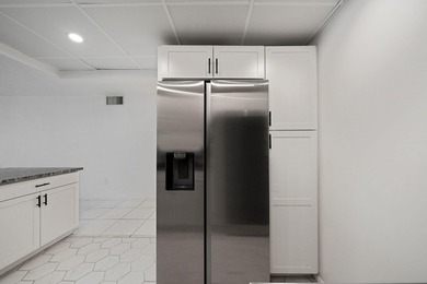 Welcome to this thoughtfully renovated, one-bedroom - photo 6
